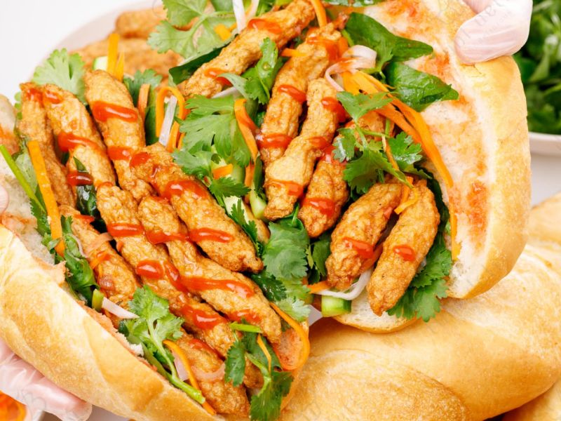 Bánh Mì Chả Cá